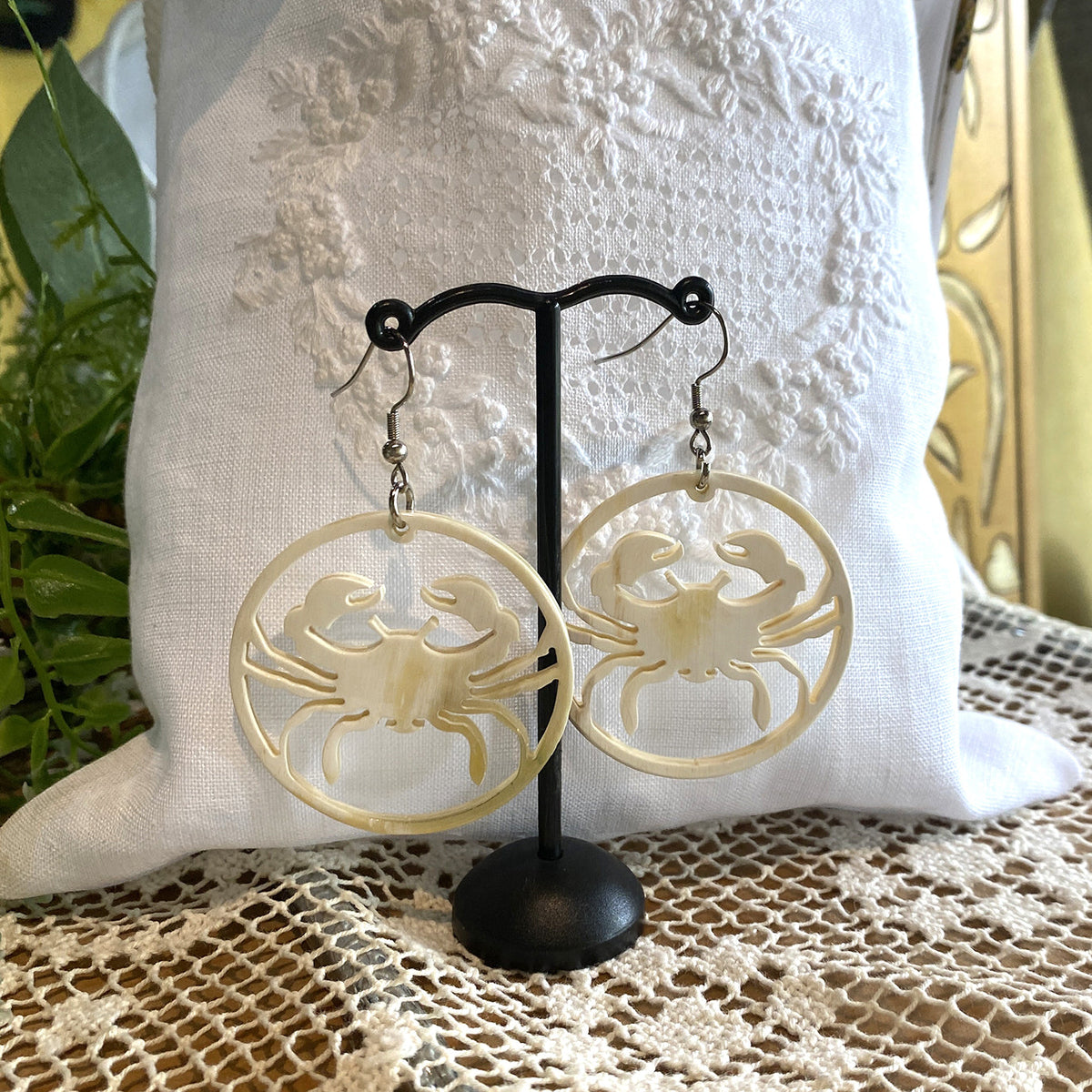 水牛角ピアス かに座 – Zenma