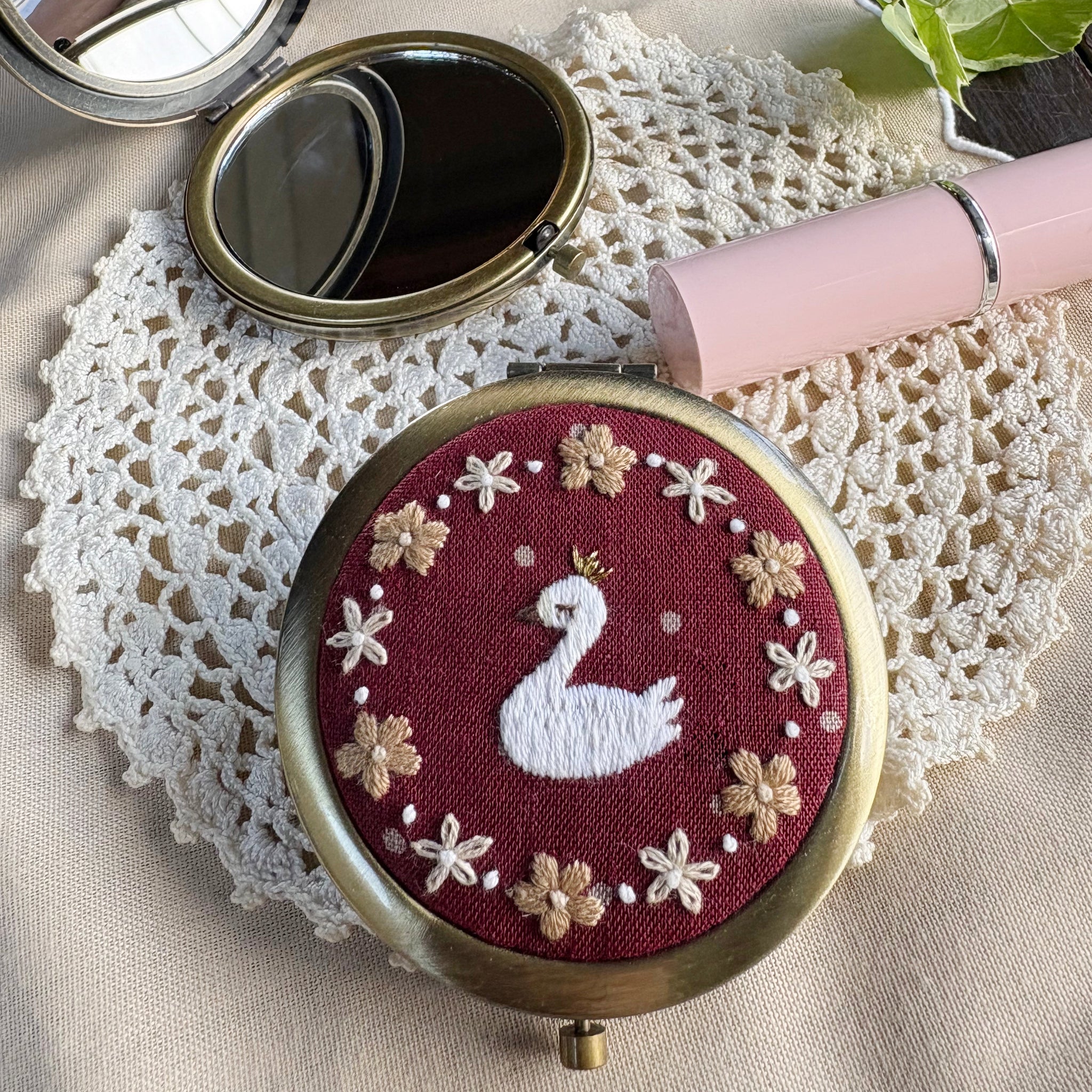 コンパクトミラー　スワン