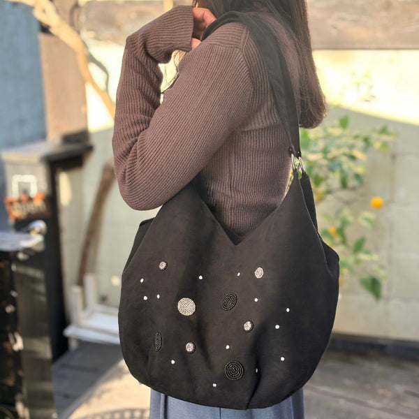 ビーズと刺繍バッグ　ポルカブラック